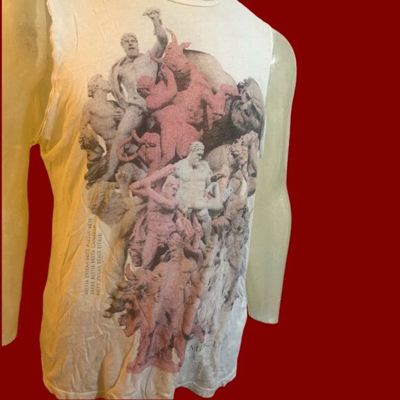 Sleeveless T-shirt from H&M with male sculptures - Picture 4 of 4
